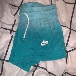 Nike vintage shorts